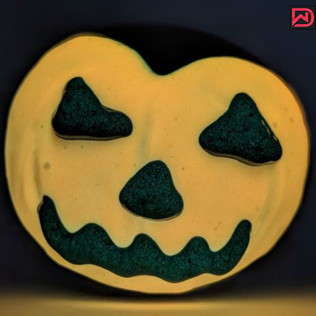 SMILING SQUASH HALLOWEEN HAND PIPE